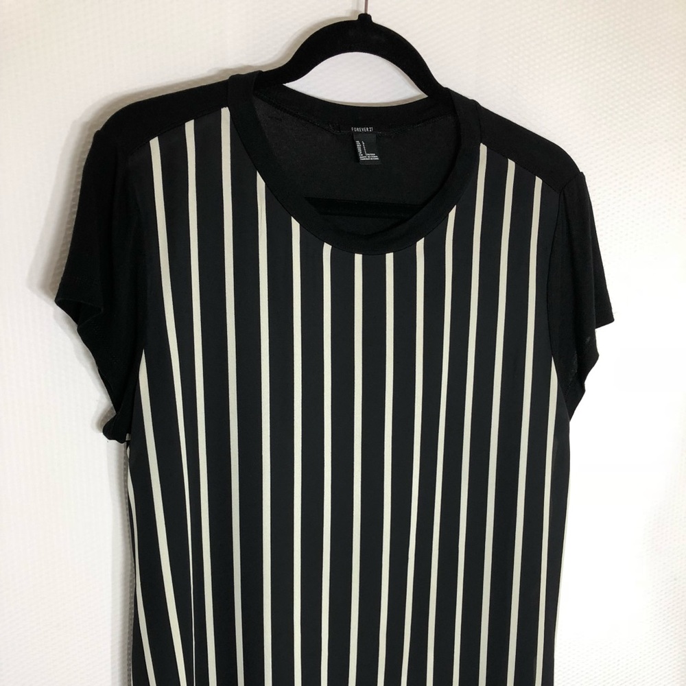 Forever21 Black& White Top size L